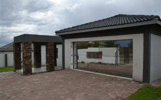 3 Bedroom House in Highveld Park