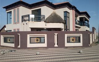 4 Bedroom House in Lakeside