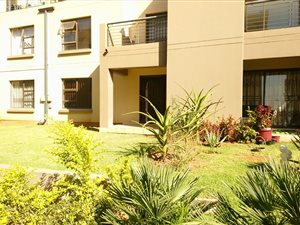 3 Bed Apartment in Ruimsig