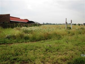 992 m² Land available in Noldick