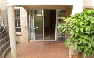 2 Bedroom Apartment in Rembrandt Park