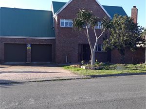 4 Bed House in Klein Brak River