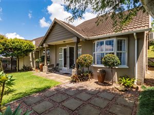 3 Bed Duplex in Kloof