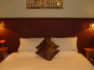 8 Bed House in Melville