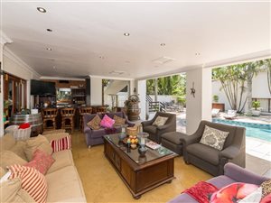 12 Bed, Bed and Breakfast in White River