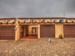 3 Bed Townhouse in Aston Manor