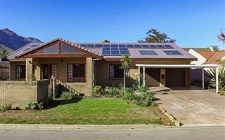 4 Bedroom House in Die Boord