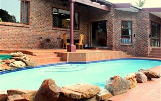 6 Bedroom House in Stirling