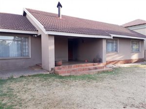 3 Bed Cluster in Vaalpark