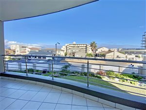 2 Bed Apartment in Bloubergstrand