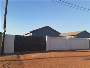 3 Bed House in Protea Glen