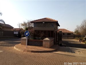 2 Bed Townhouse in Willow Park Manor