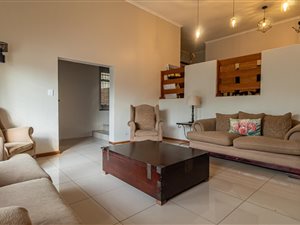 4 Bed House in Meyerspark