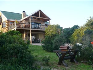 4 Bed House in Gamtoos Mouth