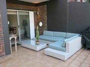 2 Bed Duplex in Bordeaux
