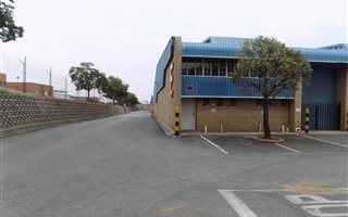348.25 m² Industrial space in Meadowdale