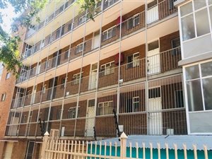 4 Bed Flat in Sunnyside