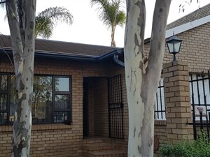 4 Bed House in Highveld