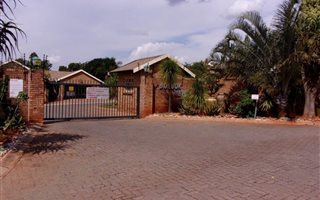 3 Bedroom House in Theresa Park