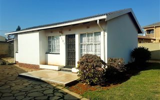 3 Bedroom House in Dobsonville