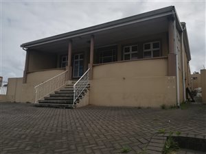 250 m² Commercial space in Stamford Hill