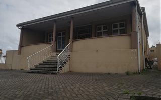 250 m² Commercial space in Stamford Hill