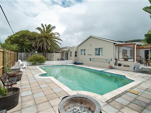 4 Bed House in Sun Valley
