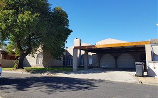 5 Bedroom House in Monte Vista