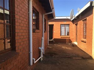 3 Bed House in Phiri