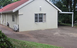 2 Bedroom Garden Cottage in Kloof