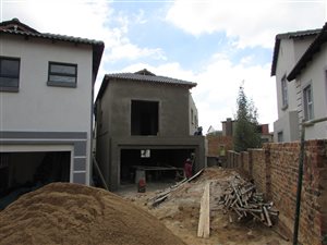 3 Bedroom House in Olympus AH