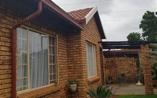 2 Bedroom Townhouse in Wierda Glen