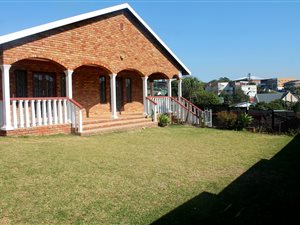 4 Bed House in Umhlatuzana