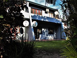 2 Bed Apartment in Port Edward