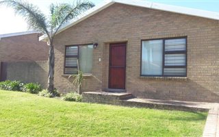4 Bedroom Townhouse in Kleinbron Estate