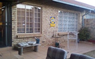 2 Bedroom House in La Montagne