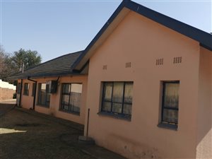 6 Bed House in Edelweiss