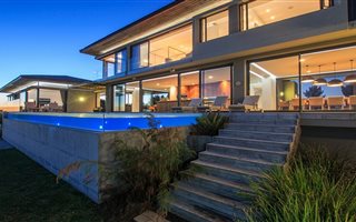 5 Bedroom House in Simola