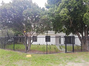3 Bed House in Bergvliet