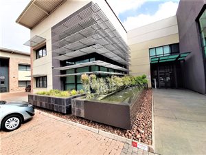 918 m² Office Space in Dawncliffe