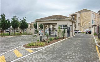 2 Bedroom Apartment in Kraaifontein Central