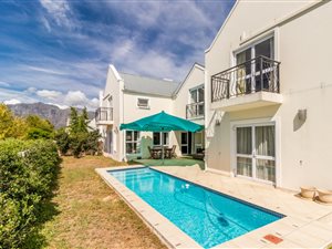 4 Bed House in De Zalze