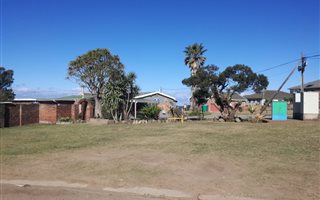 227 m² Land available in Kaysers Beach