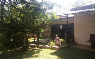 4 Bedroom House in Buffelspoort
