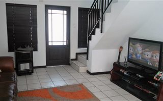 3 Bedroom Duplex in Parklands