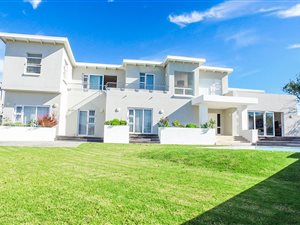 4 Bedroom House in Upper Robberg