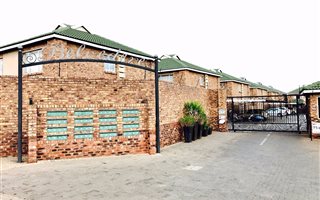 2 Bedroom House in Nortons Home Estate