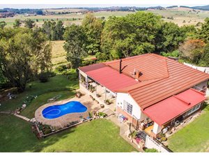 1.6 ha Smallholding in Merrivale Heights