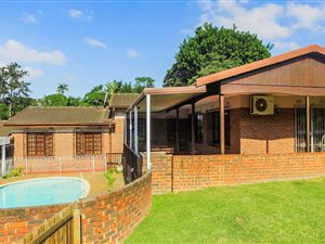 4 Bedroom House in Padfield Park