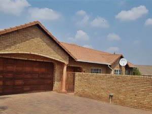 3 Bed House in Thatchfield